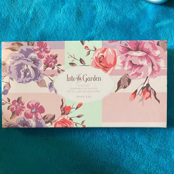 Into the garden limited edition”Mary Kay” soap - Picture 2 of 3